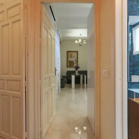 Feel The - Old Town Apartment